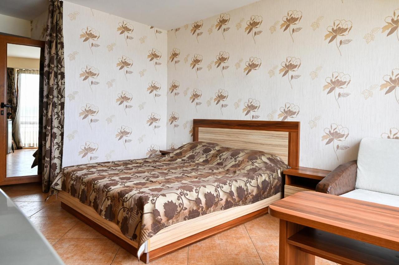 Complex Chayka Guest House Byala  Exterior photo